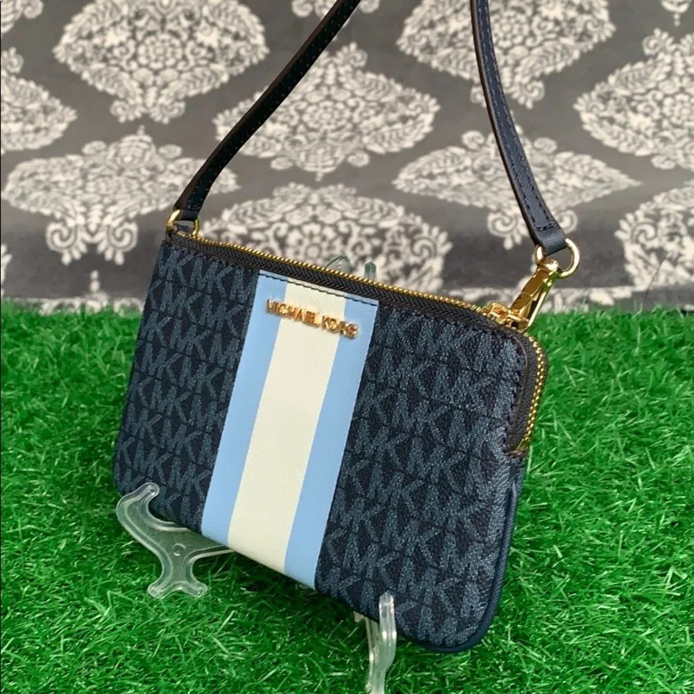 Michael Kors Jet Set Travel Large Top Zip Wristlet - Picture 6 of 16